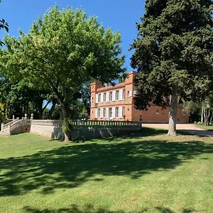  Bed & Breakfast Chateau Ratou France